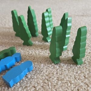 13 Gullane Thomas wood trees & bushes. Preowned Pretend play. Perfect for Thomas